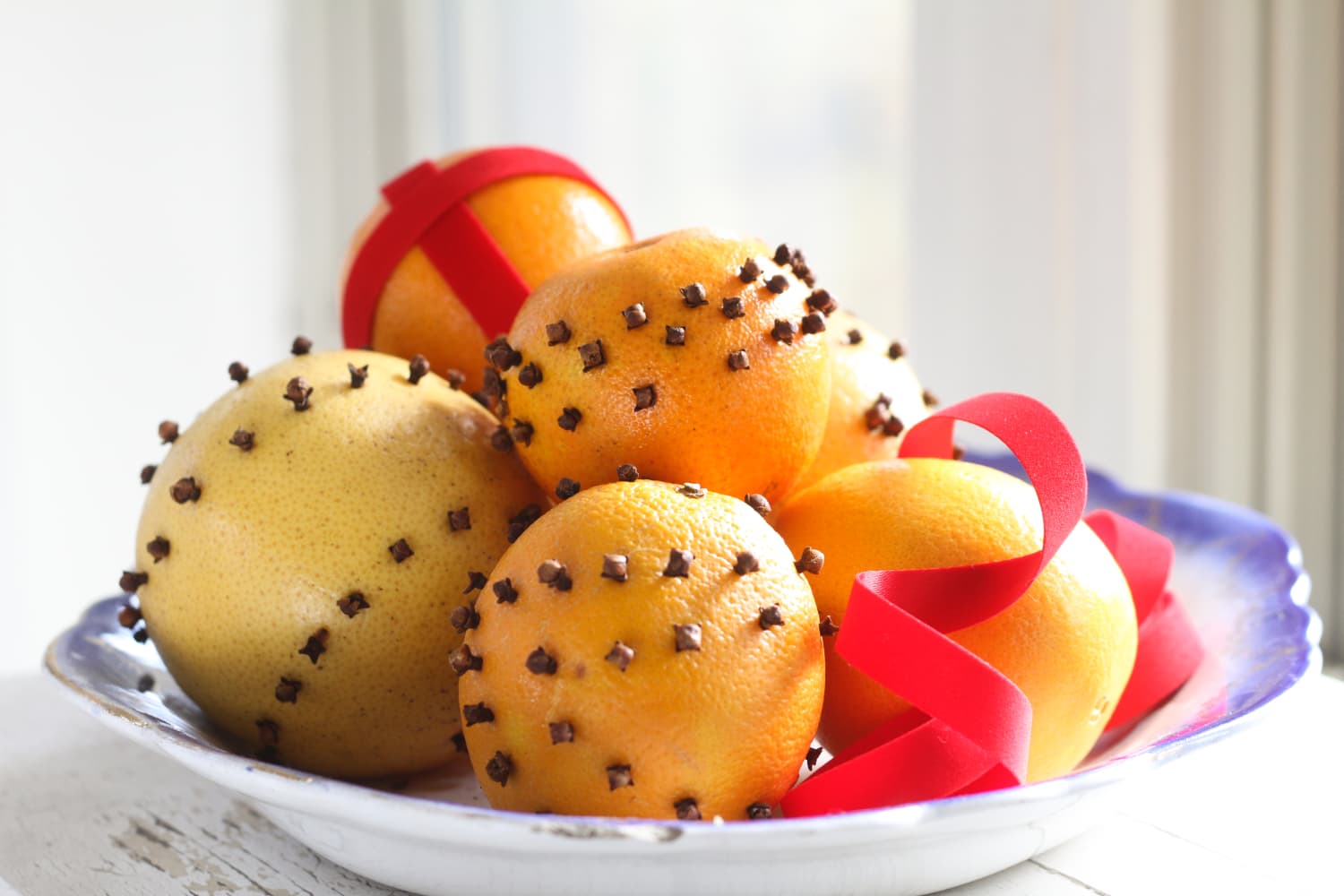 EasytoMake Orange & Clove Pomander Balls for Christmas Apartment