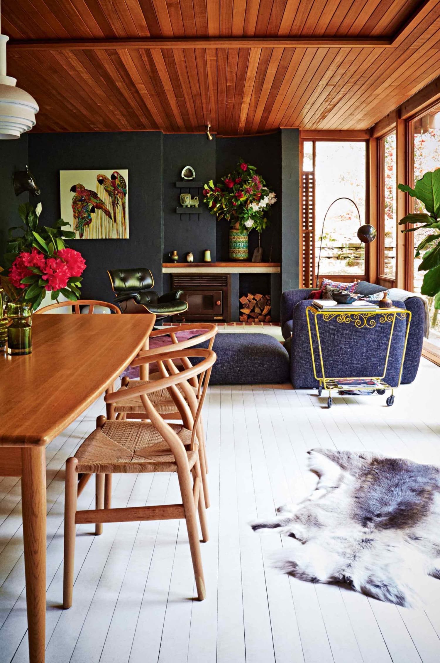 High Contrast Rooms With Dark Walls & Light Floors Apartment Therapy