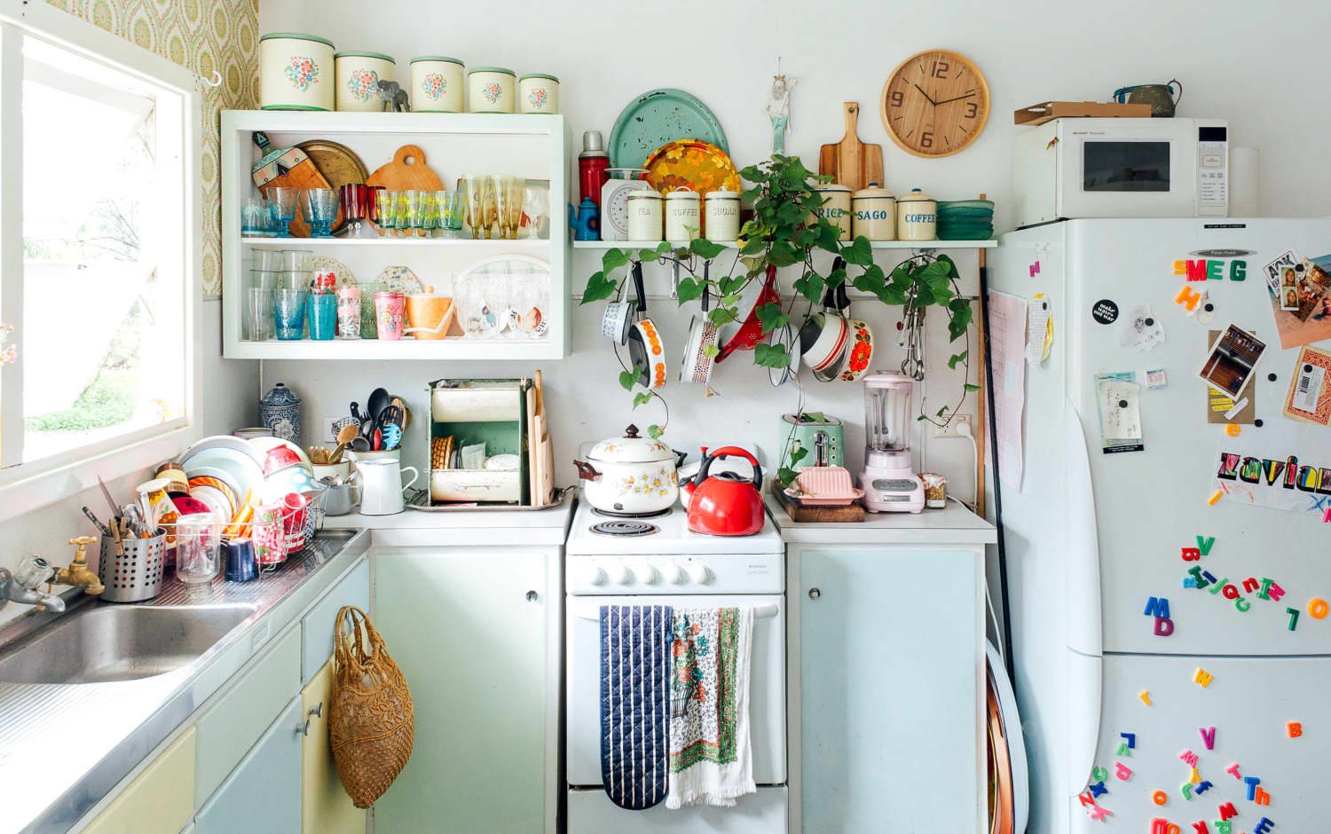 space efficient no clutter kitchen design