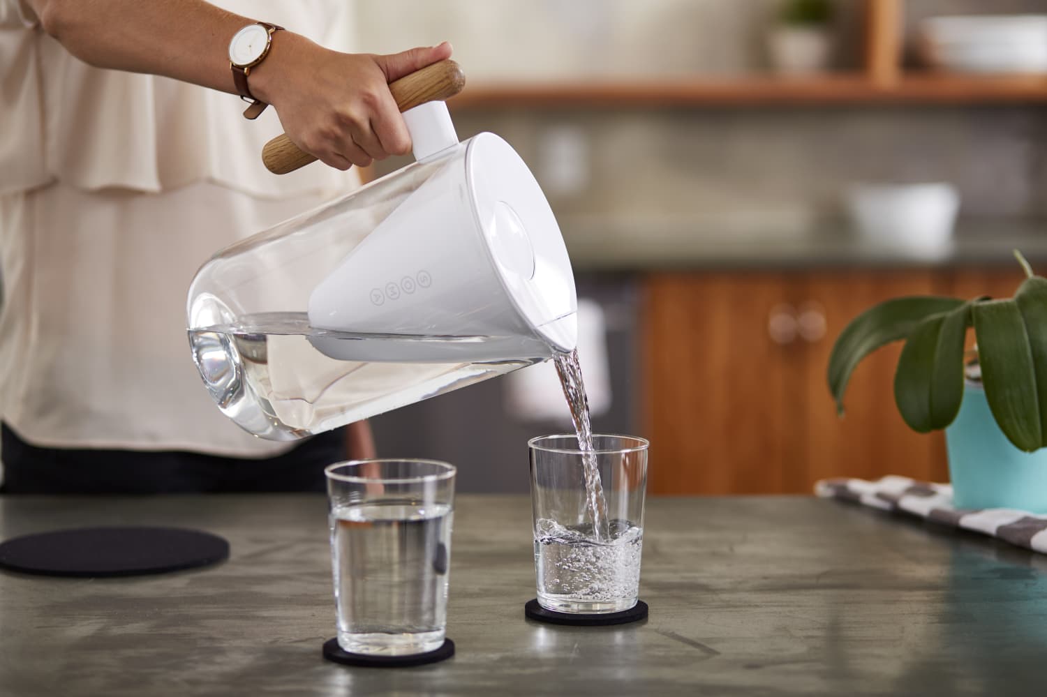 best-water-filter-pitcher-2018-top-rated-reviews-apartment-therapy