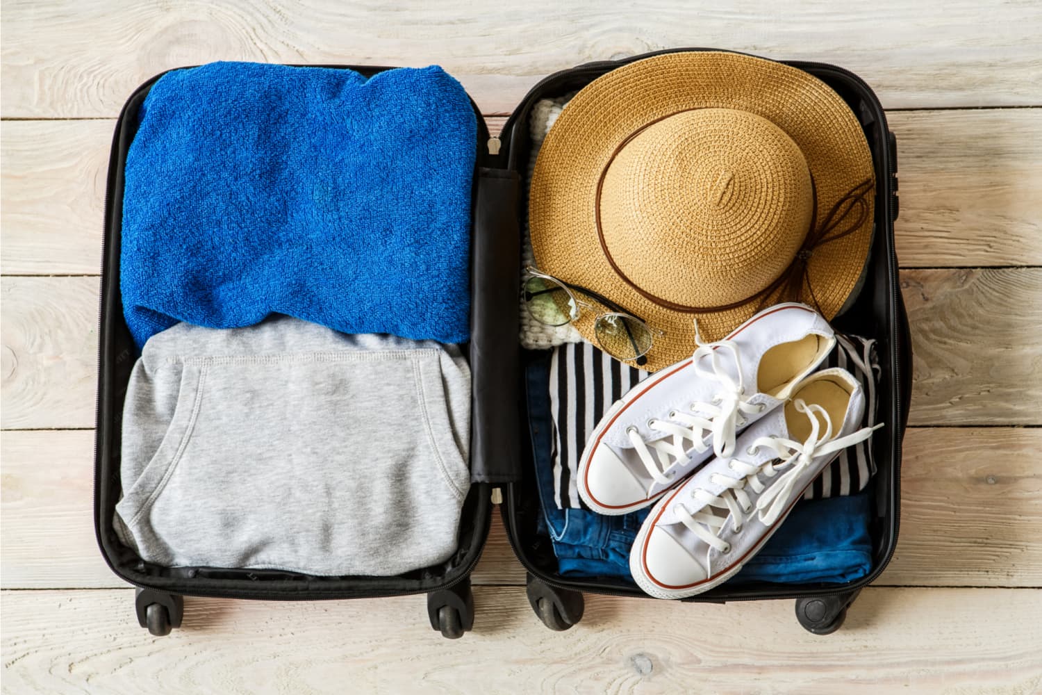 How To Pack A Suitcase With Clothes On Hangers