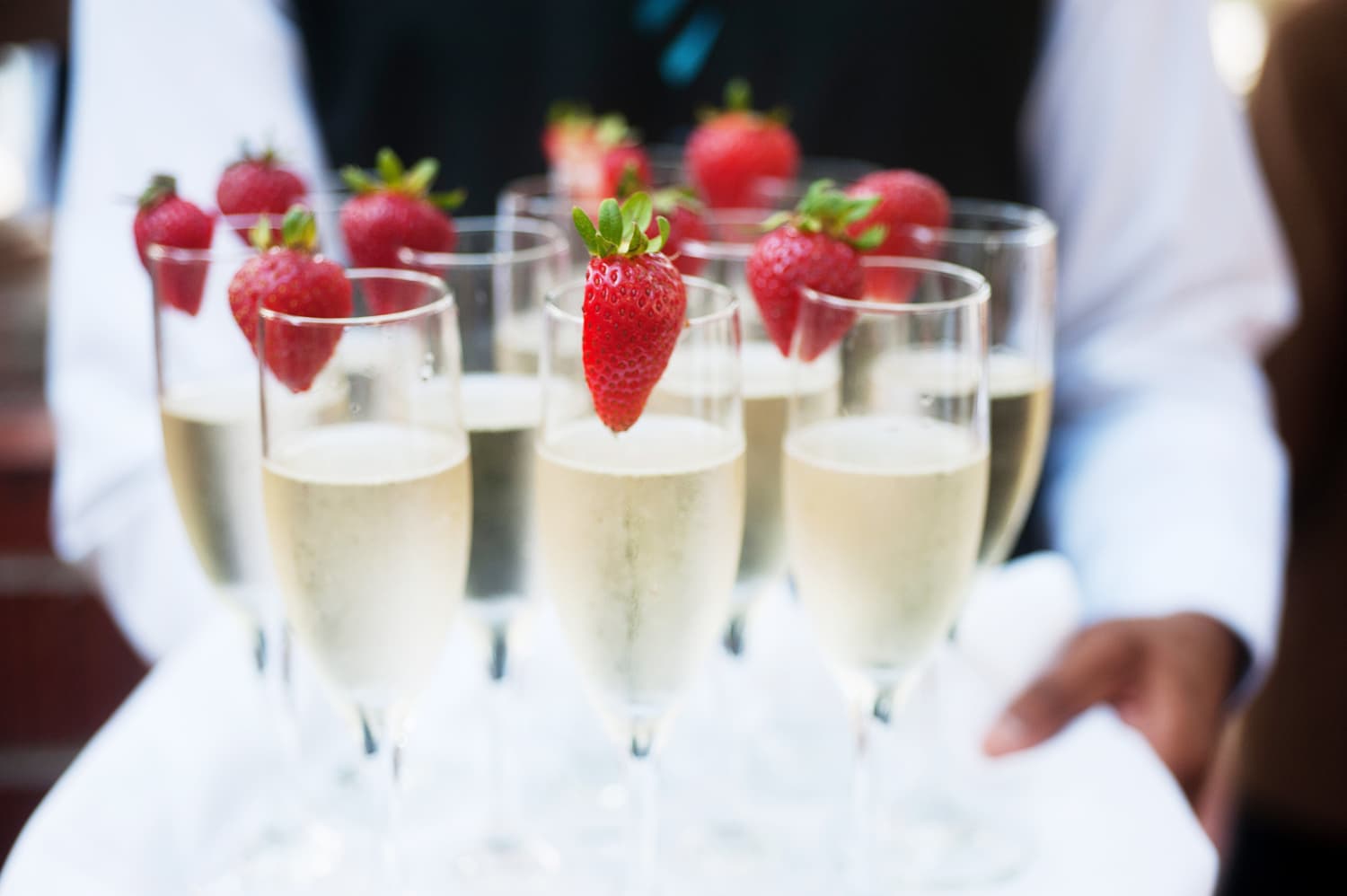 What Is A Champagne Toast Wedding