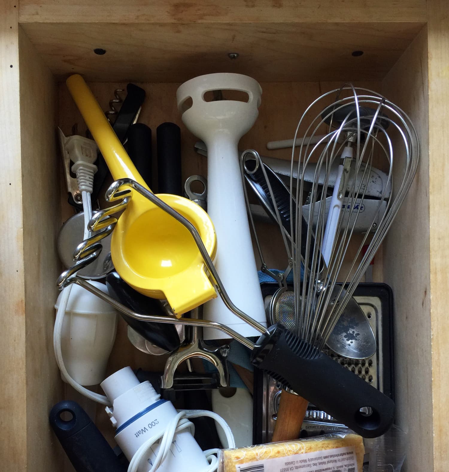 How I Decluttered My Kitchen Junk Drawer Kitchn   Https   Storage.googleapis.com Gen Atmedia 3 2016 06 Ab908a6bd5b45ae041e9670a348f79d0229a1949 