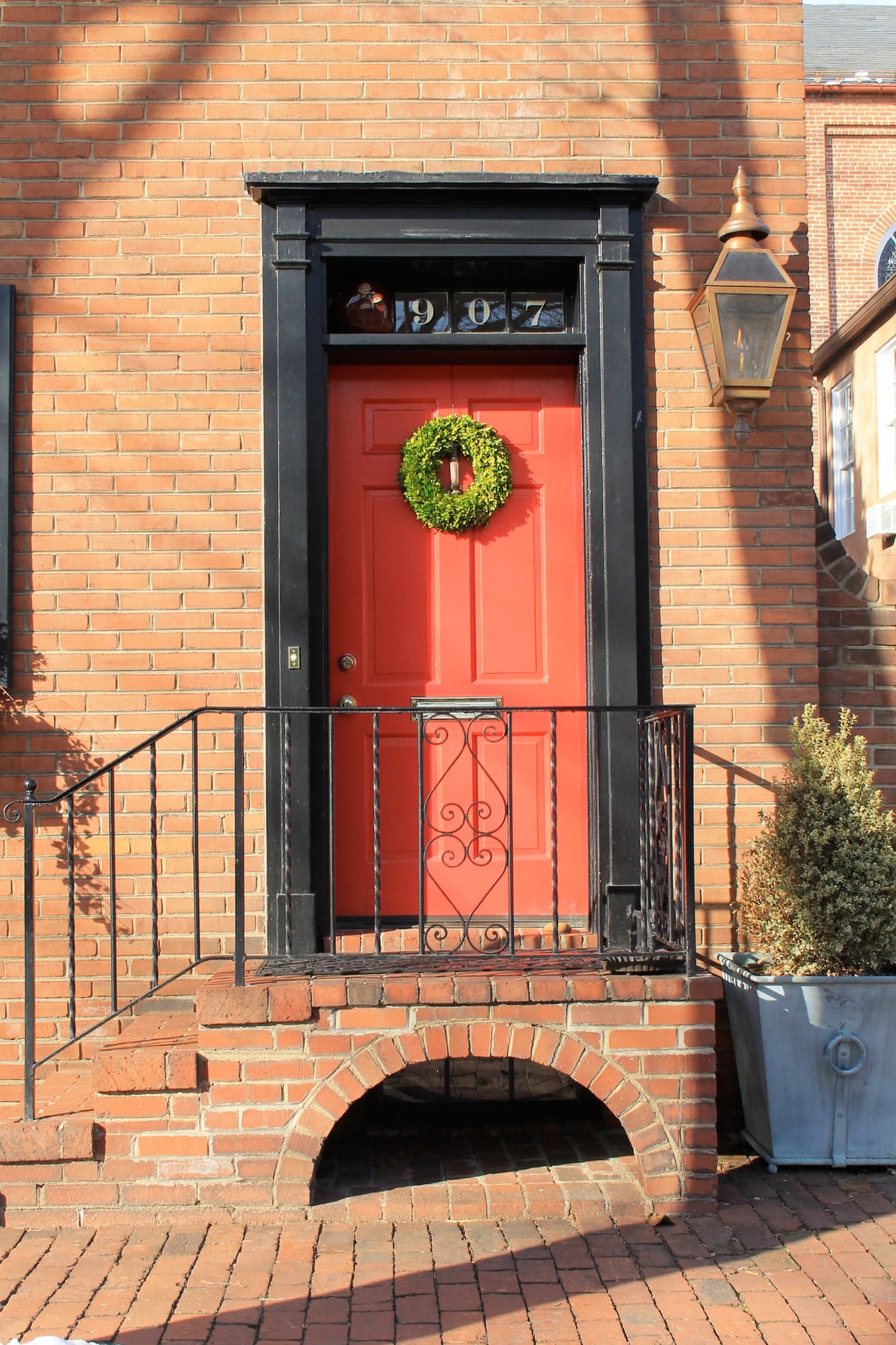 History of Red Front Doors | Apartment Therapy