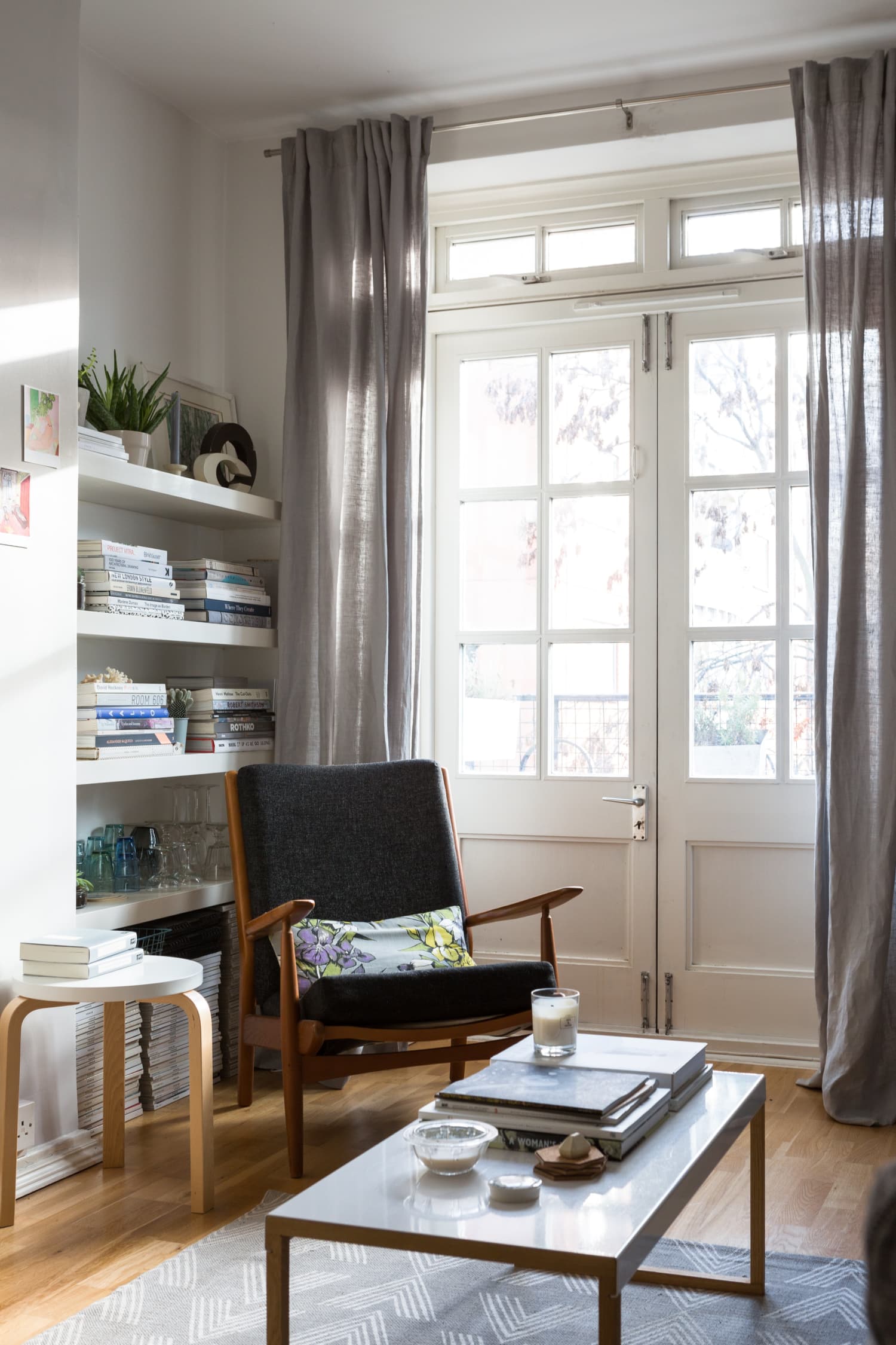 How Much Did This Room Cost? Cate’s Living Room Apartment Therapy