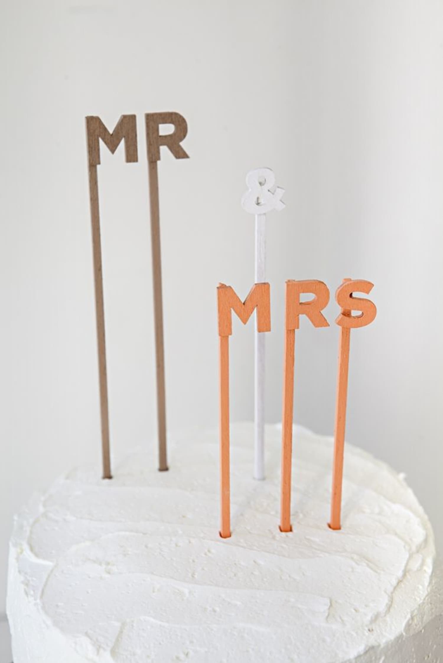 20 Simple & Chic DIY Wedding and Party Cake Toppers Apartment Therapy