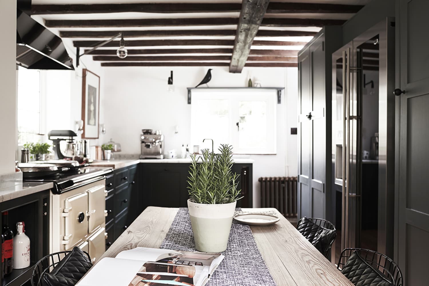 A Modern Kitchen For a 250-Year-Old English Cottage | Apartment Therapy