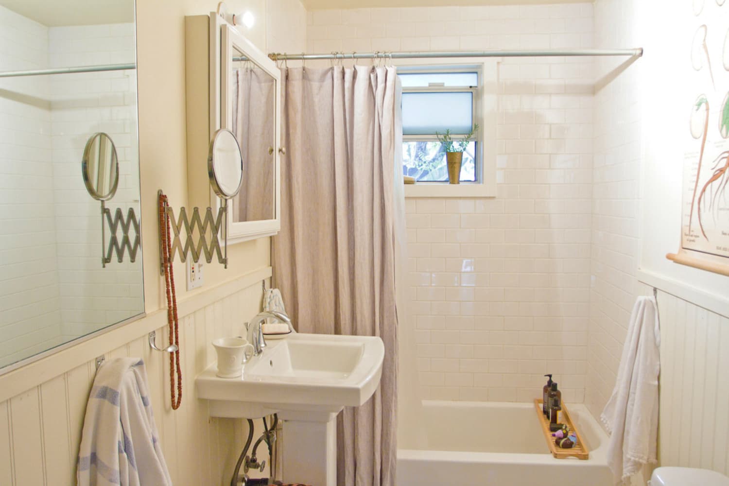 How To Clean Your Old Bathtub So It Looks New Apartment Therapy