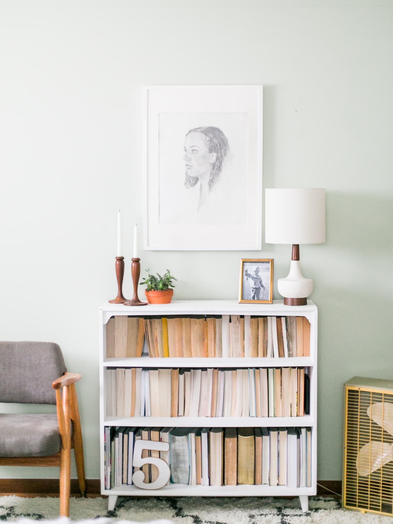 Displaying Books Backwards Trend Apartment Therapy