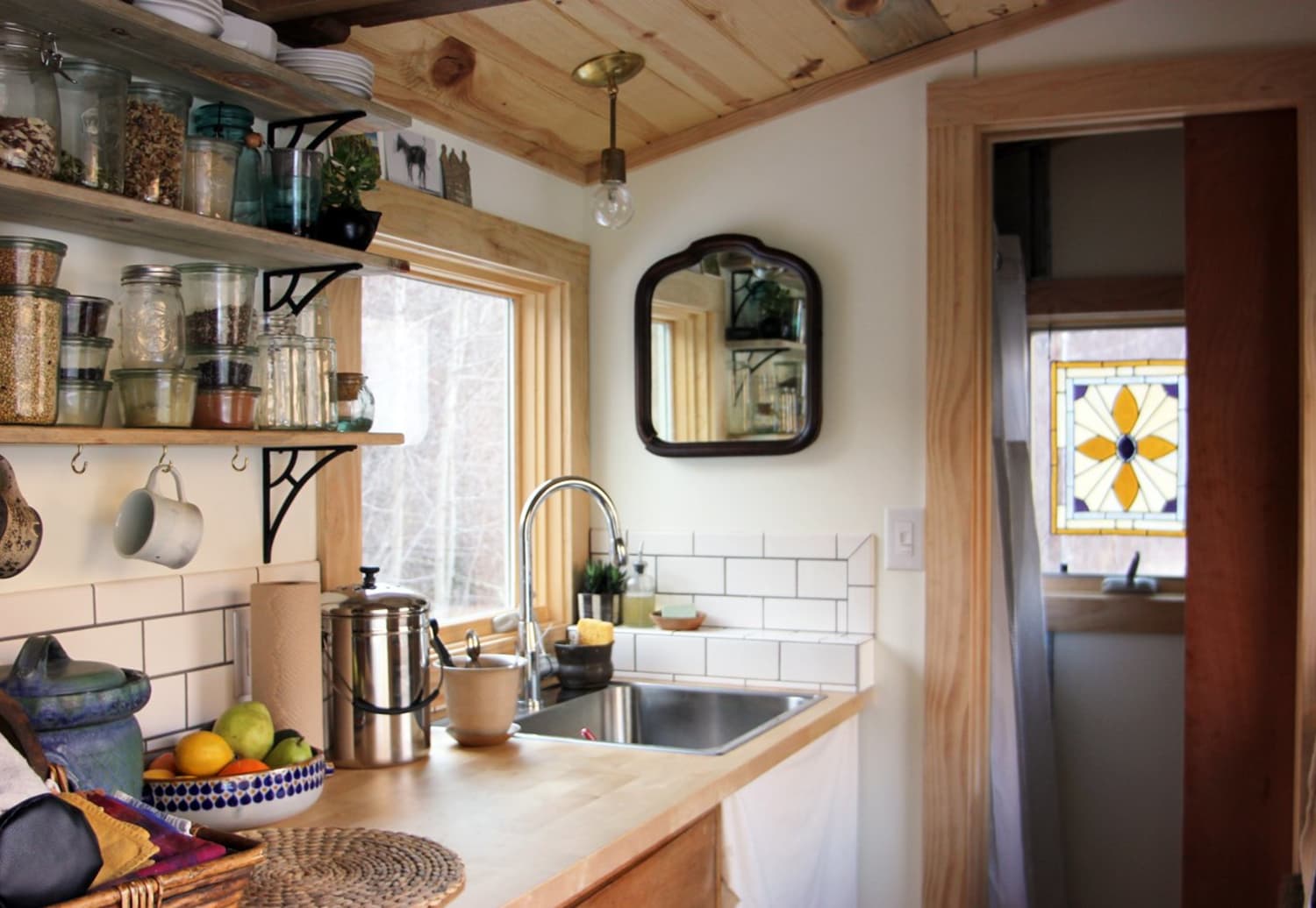 Small Space Modern Farmhouse Decorating Ideas Apartment Therapy