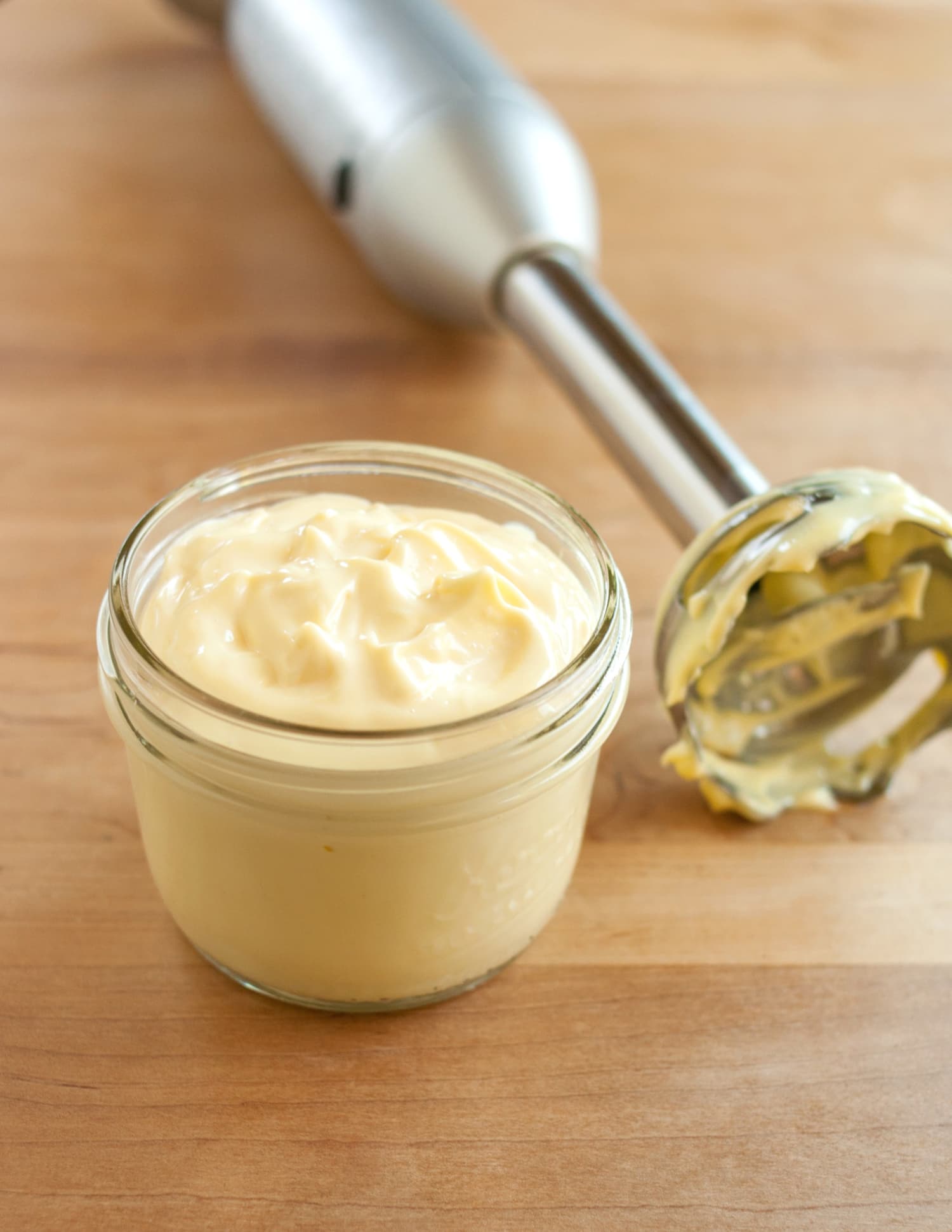 making mayo with emulsion blender