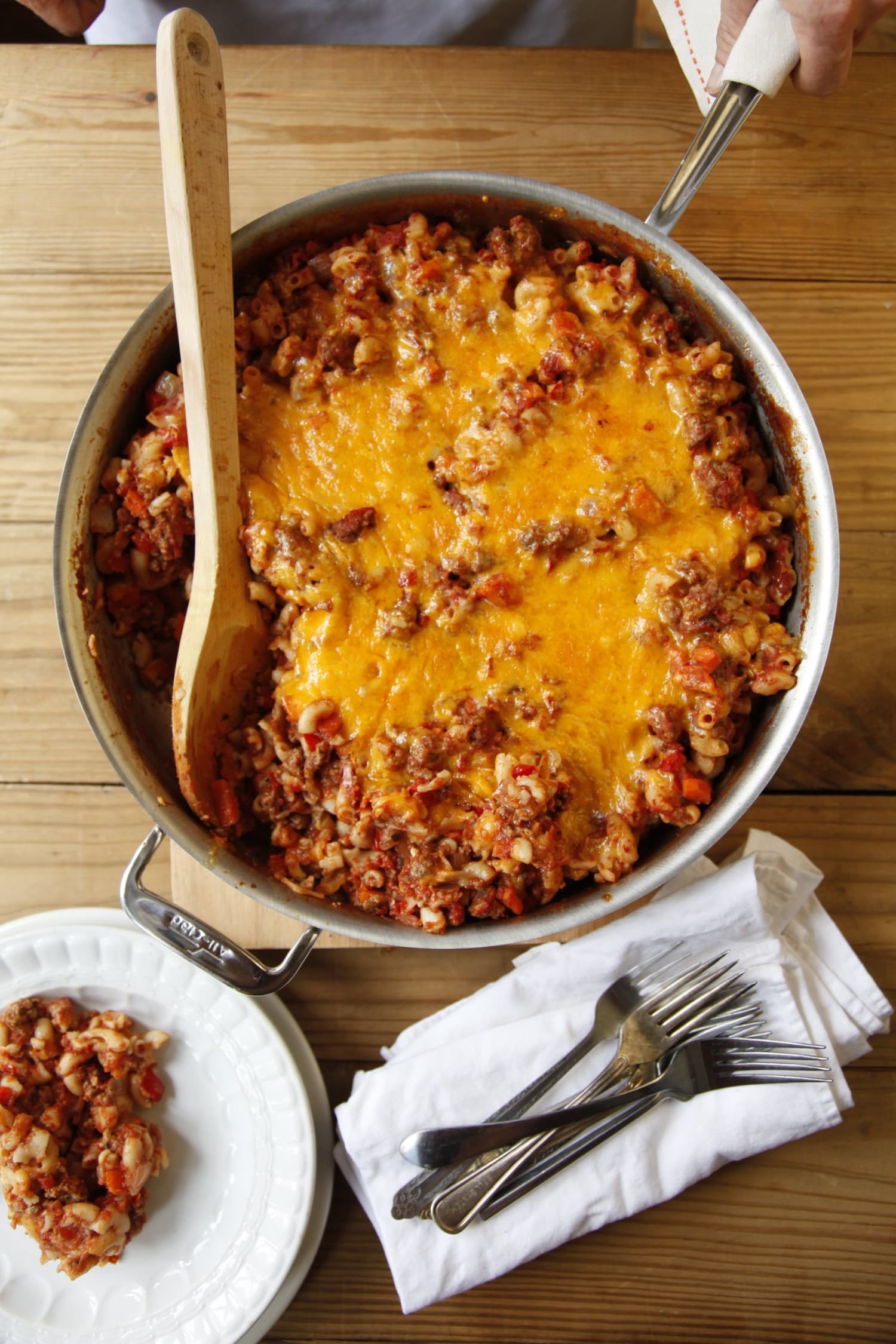 Recipe: One-Skillet Cheesy Beef and Macaroni | Kitchn