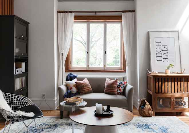 15 Modern Round Coffee Tables That Work With Any Space (and Budget)