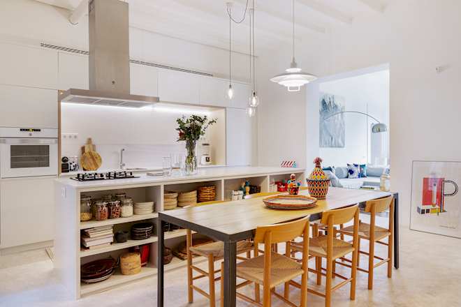 A Barcelona Home Blends Natural Materials and Minimalism Beautifully