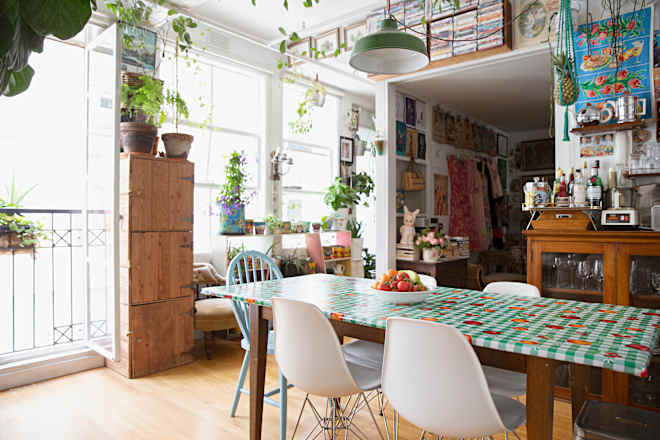 A “Sentimental Maximalist” Australian Home Has Disco Balls in the Bathroom
