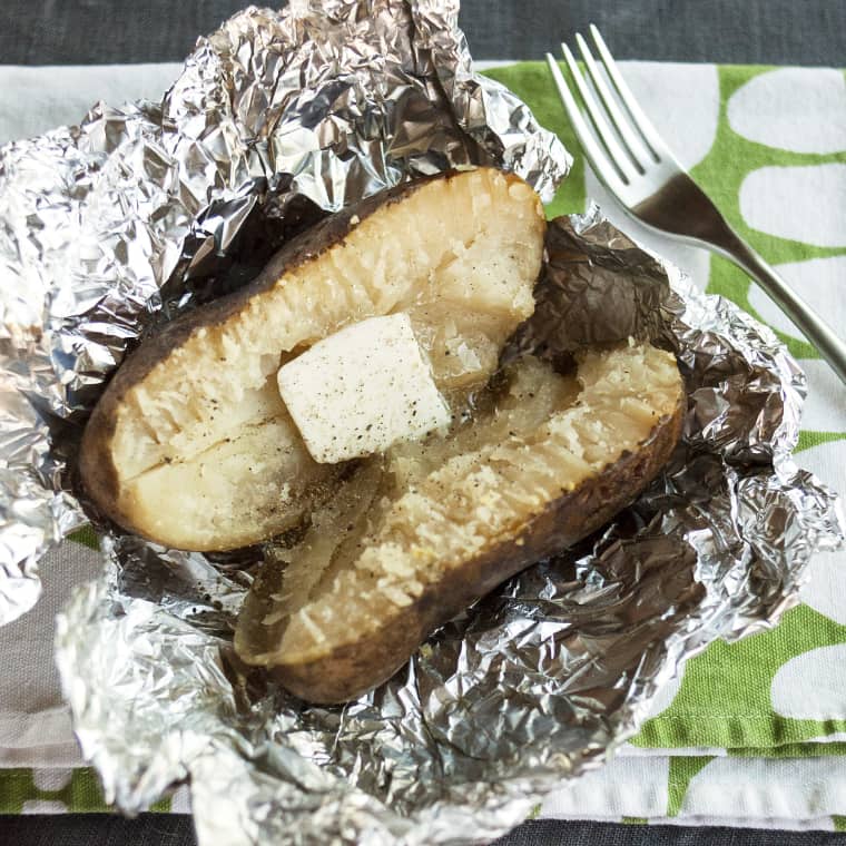 slow cooker baked potato, see more at http://homemaderecipes.com/cooking-101/how-to-cook-baked-potatoes/ ‎