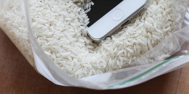 How Long to Leave a Cell Phone in a Bag of Rice