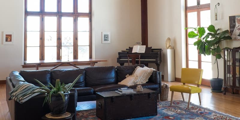 Max Emily S Stone Farmhouse With An Artistic History Apartment