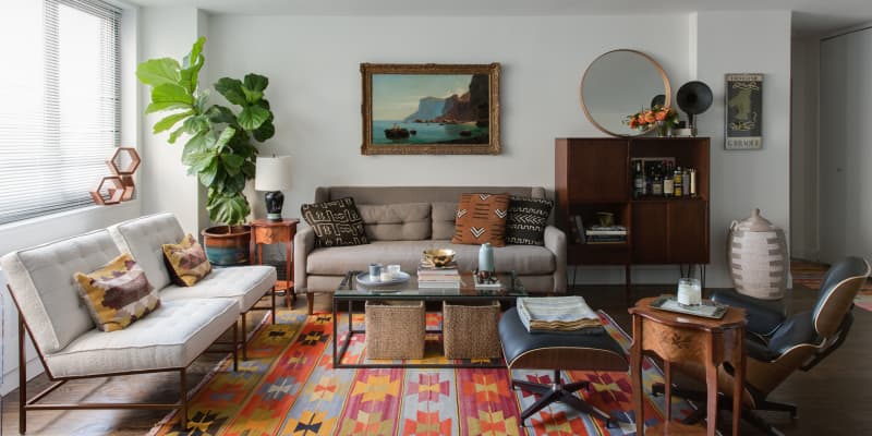 House Tour A Nyc Apartment Filled With Bookish Warmth Apartment Therapy