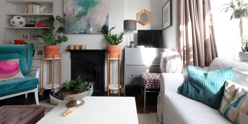 house tour an organic modern boho london flat apartment therapy