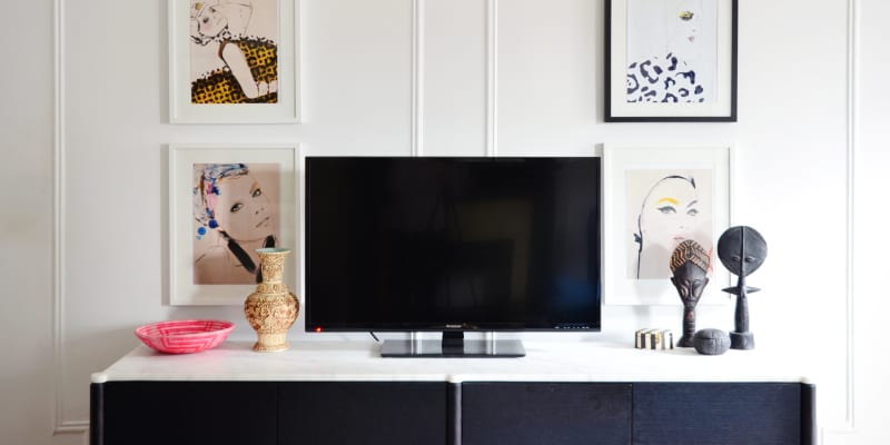 5 Ways to Decorate Around Your TV Using Art | Apartment Therapy