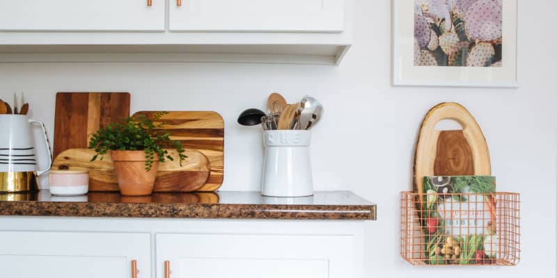 9 Best Ways to Use Wire Baskets All Over the House ...