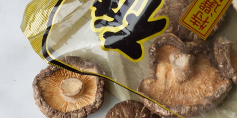 How To Use Dry Mushrooms - Spread dried mushrooms (or all those snipped stems) in a single layer on a small baking sheet and gently toast them in a 250° oven until they are the heat from the lightbulb will dry the mushrooms.