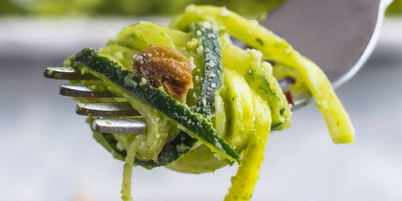 Recipe Zucchini Noodle Salad With Parsley Pistachio Pesto Kitchn