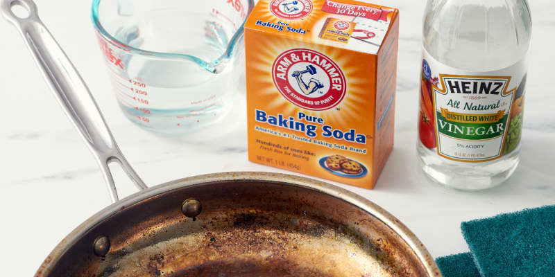 vinegar baking soda pan cleaner