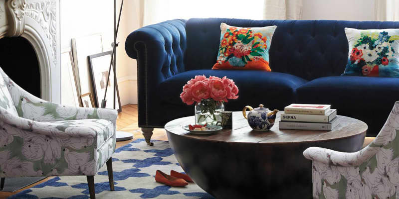 Blue chesterfield 2025 sofa living room