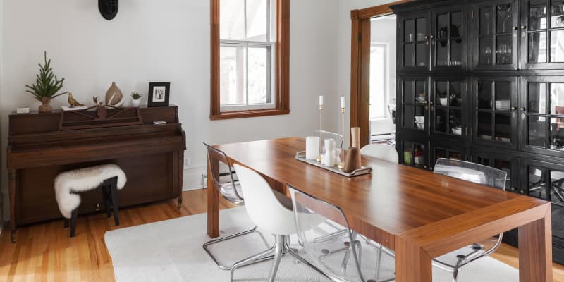 Tobias store dining chair