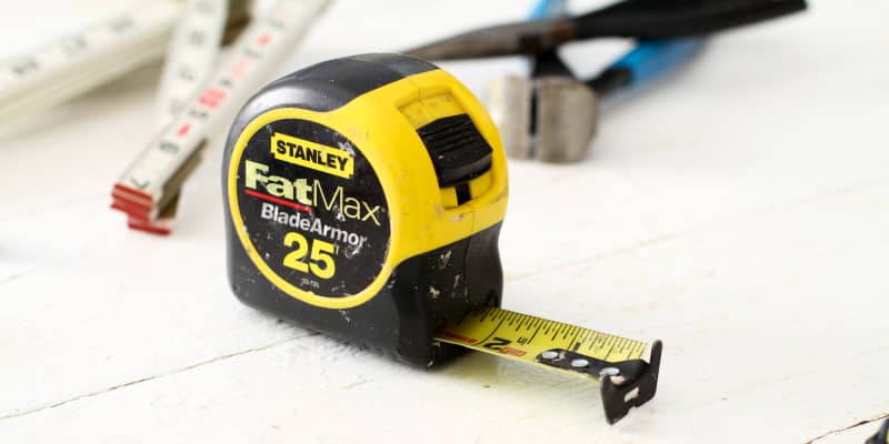 What is the bottom store measurement on a tape measure