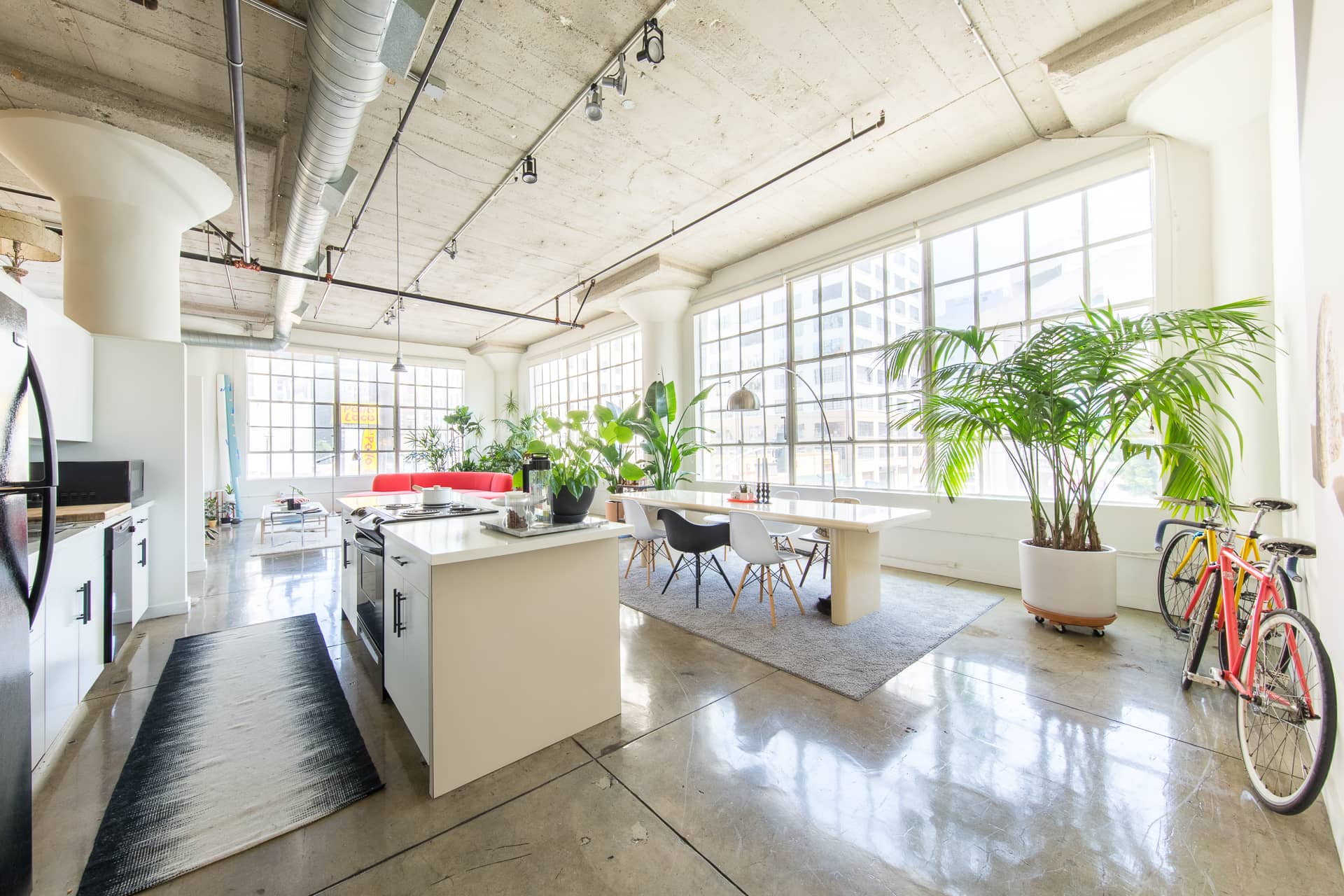 A “Danish Tropical” Loft in Downtown LA: gallery image 2
