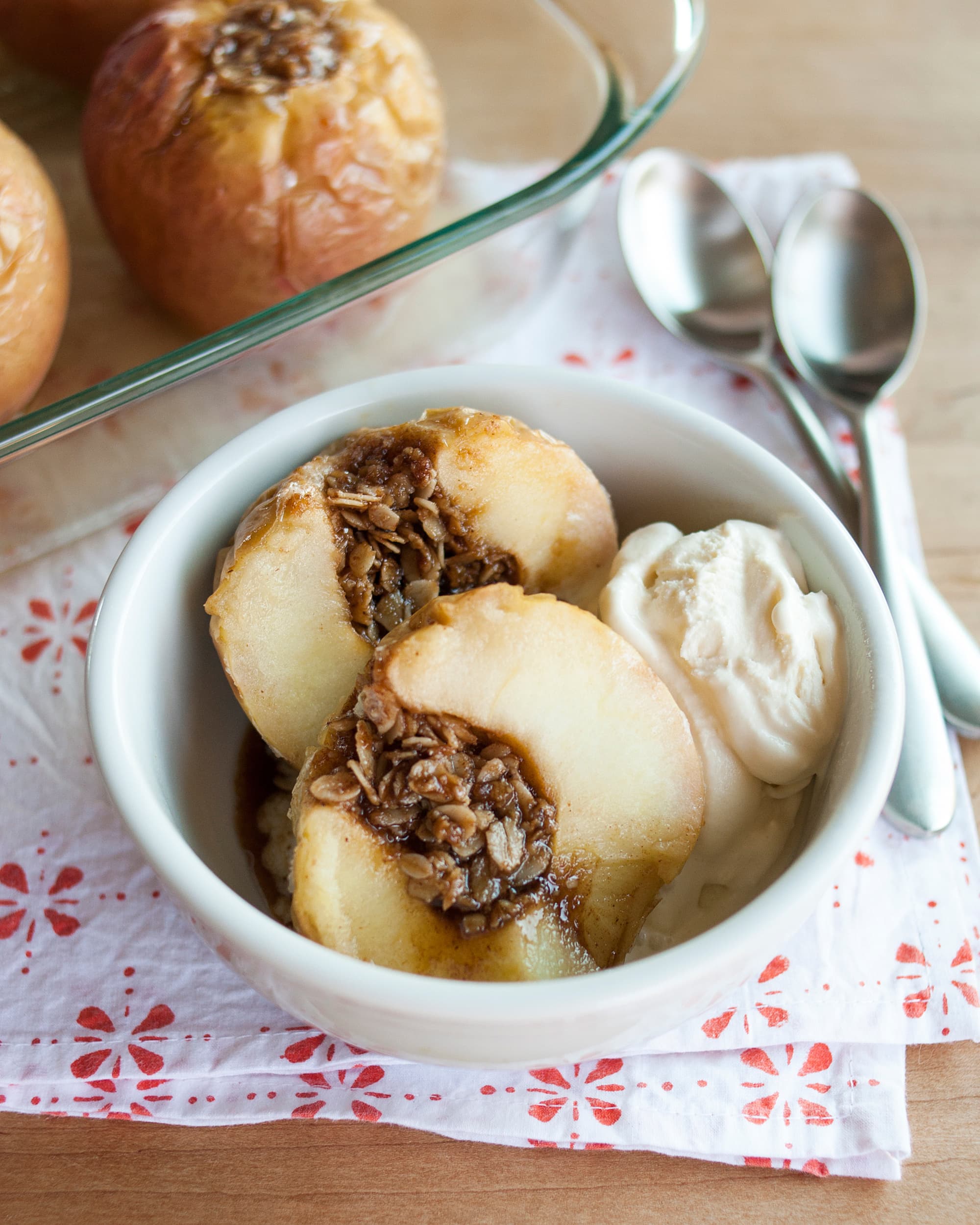 Baked Apples Stuffed with Oatmeal and Brown Sugar