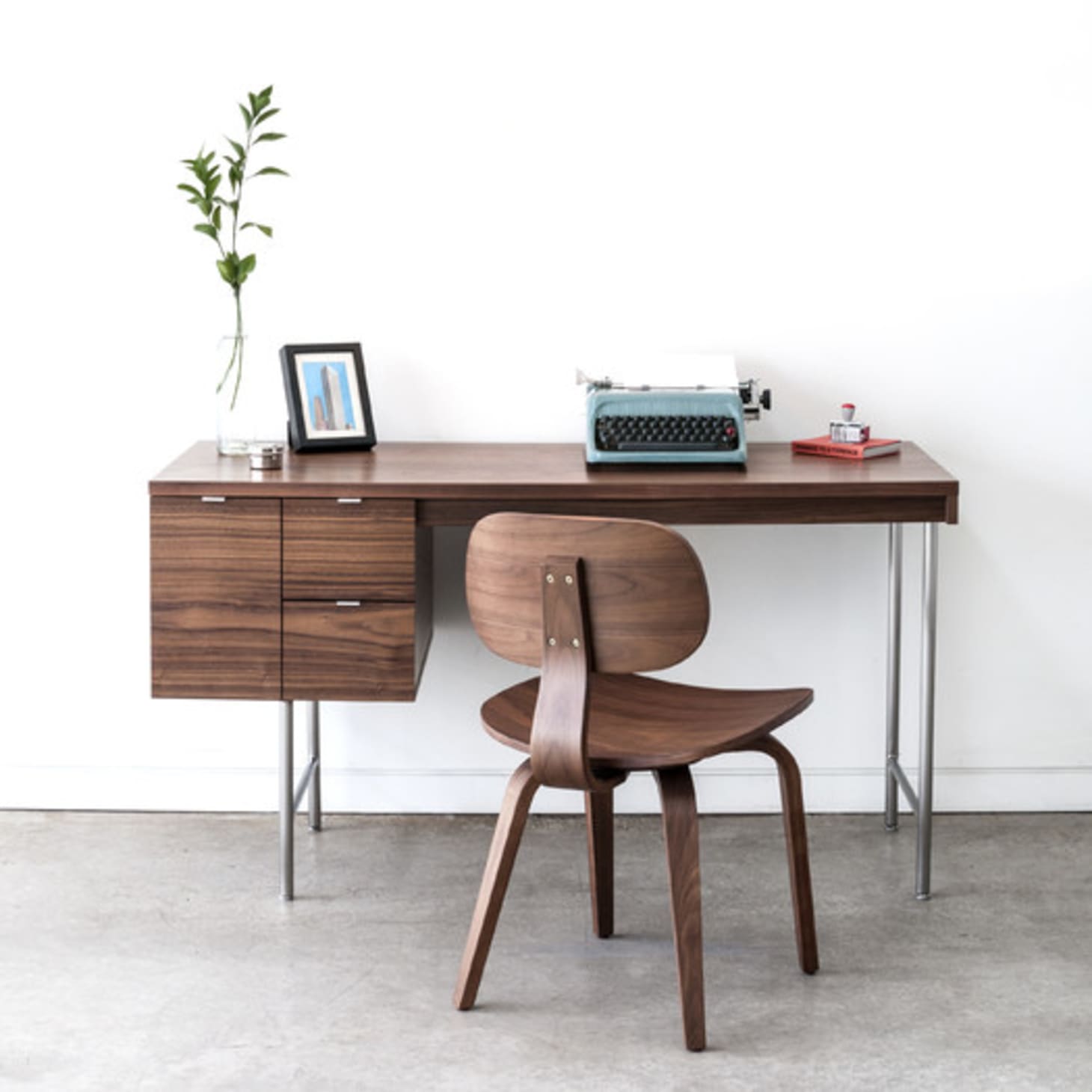 15 Low Profile Desks For Small Spaces Apartment Therapy