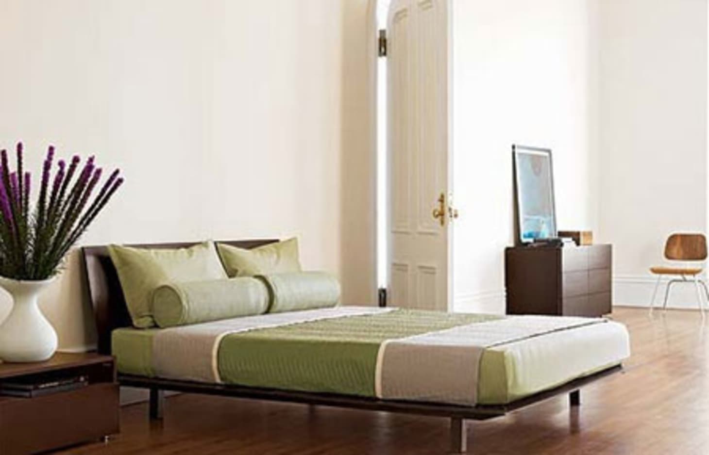 How To Dress A Platform Bed Apartment Therapy