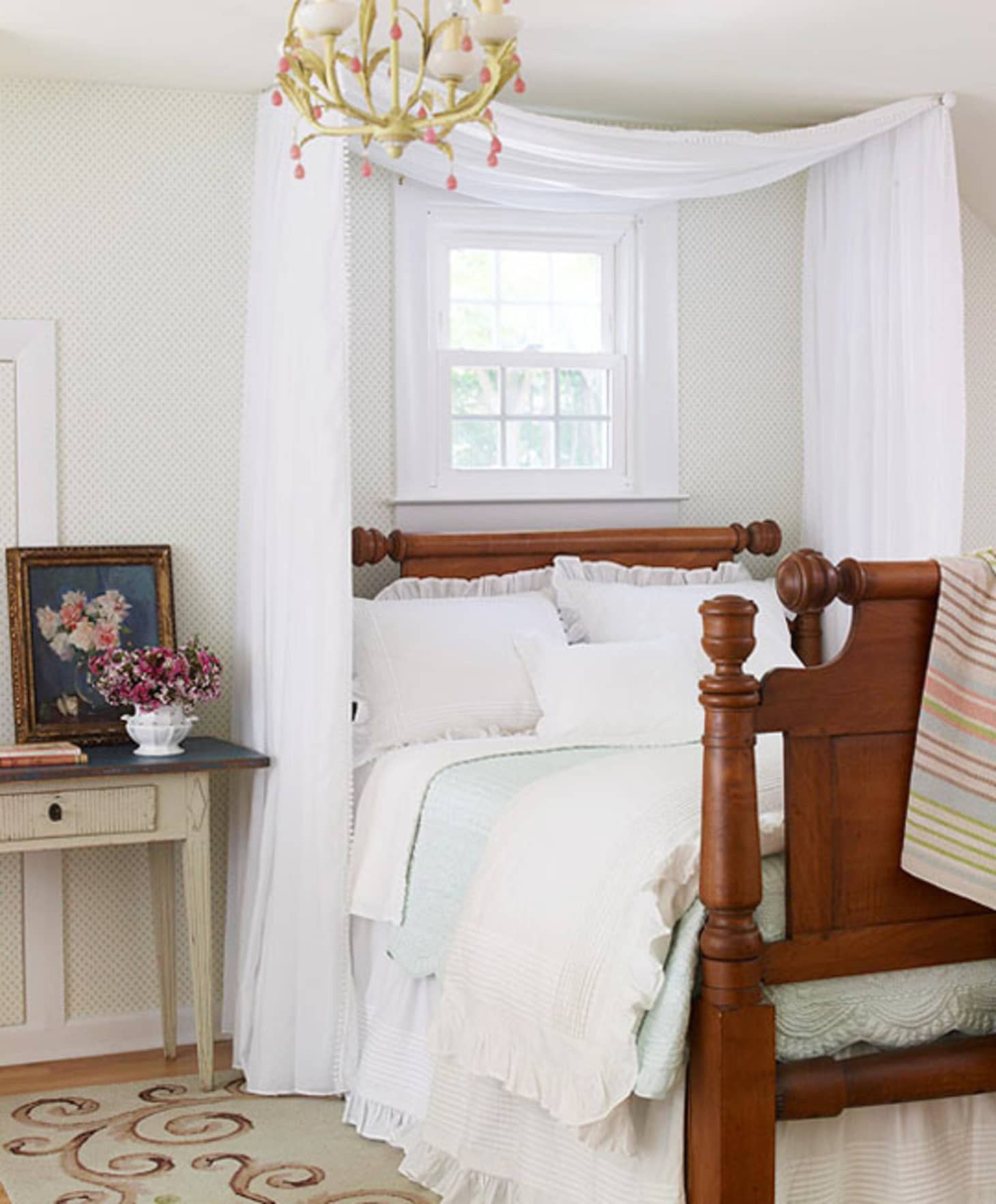 Diy Ideas For Getting The Look Of A Canopy Bed Without