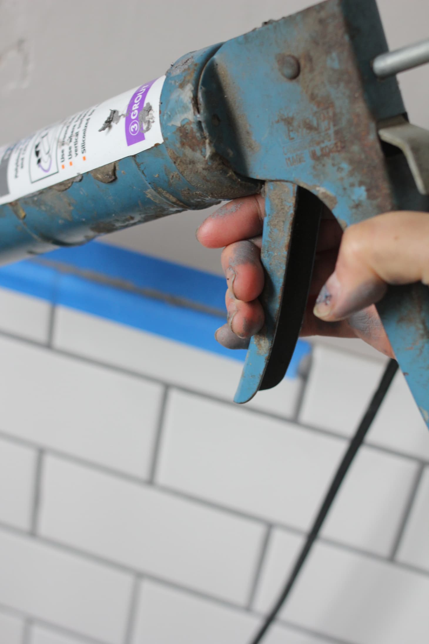 Renovation Project Secret How To Lay A Perfect Bead of Caulk Quickly