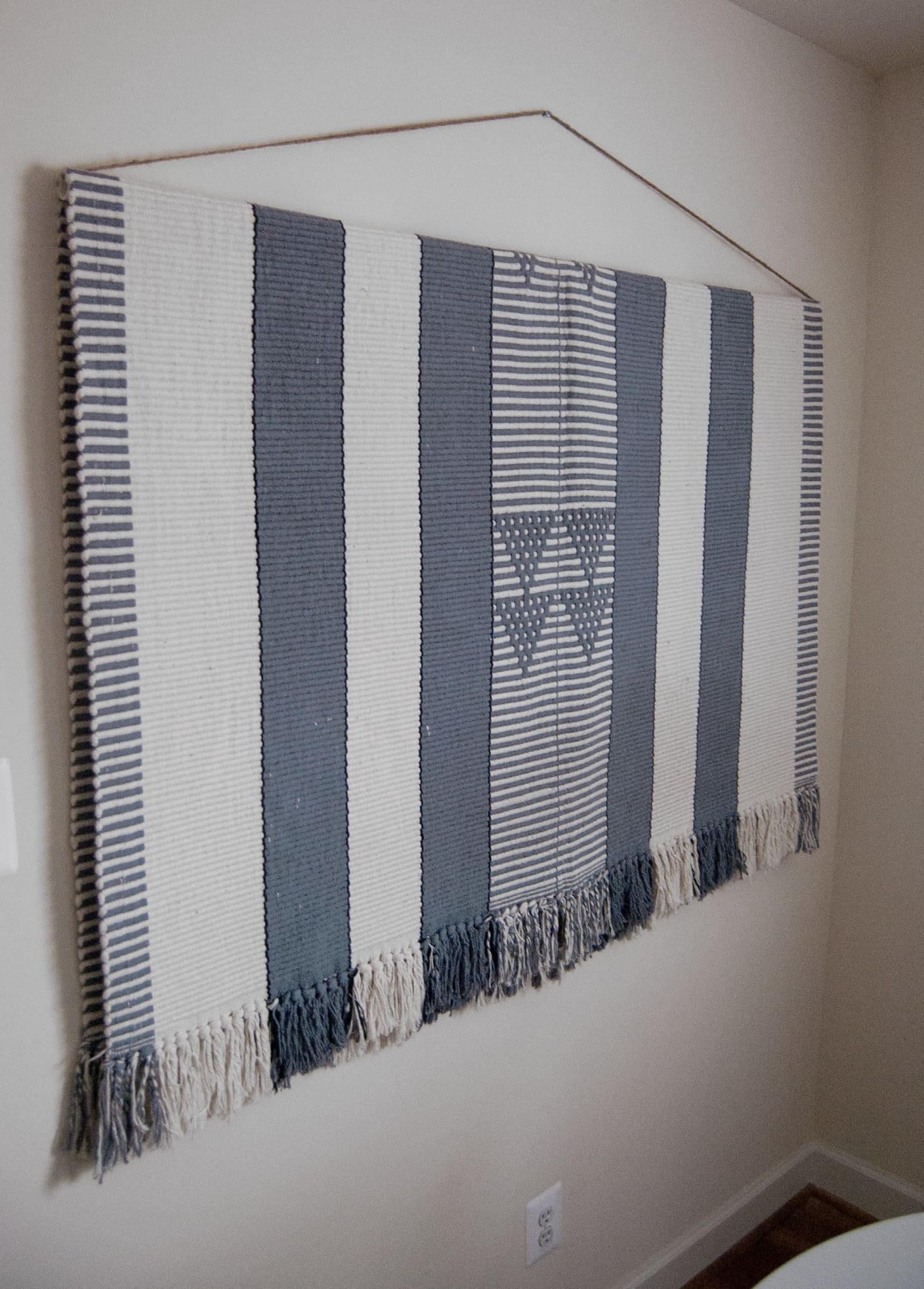 How To Hang A Large Heavy Rug On The Wall Apartment Therapy