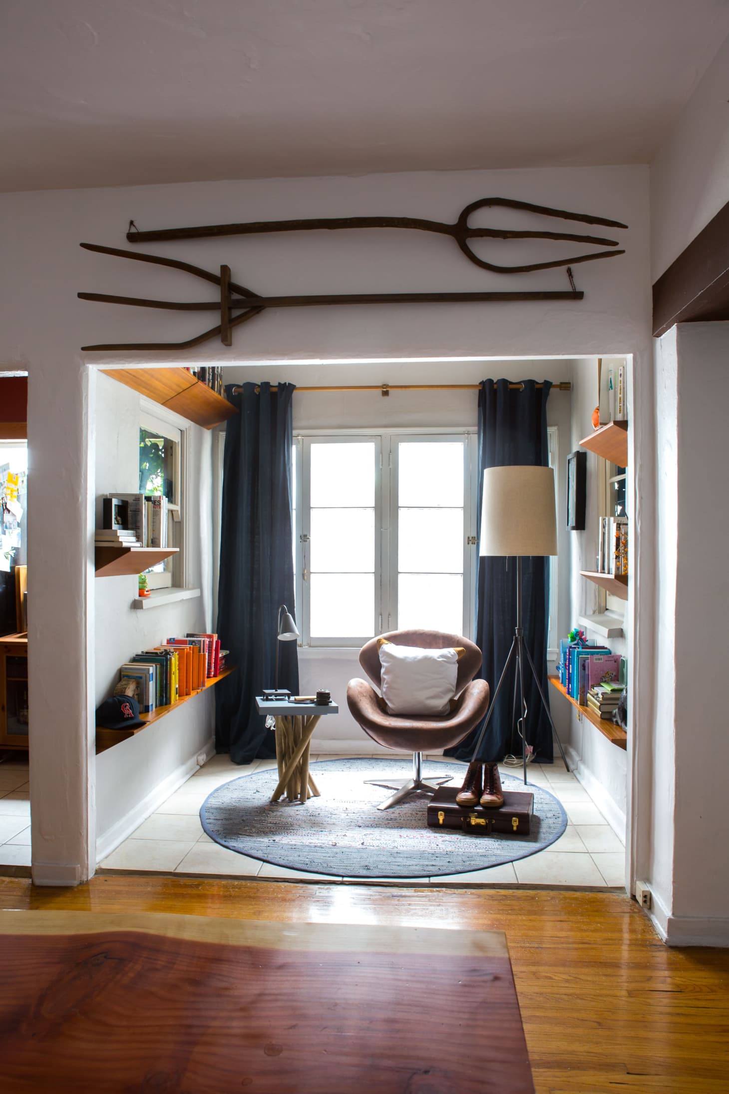 10 Decor Ideas For That Weird Space Over Your Doorway Apartment