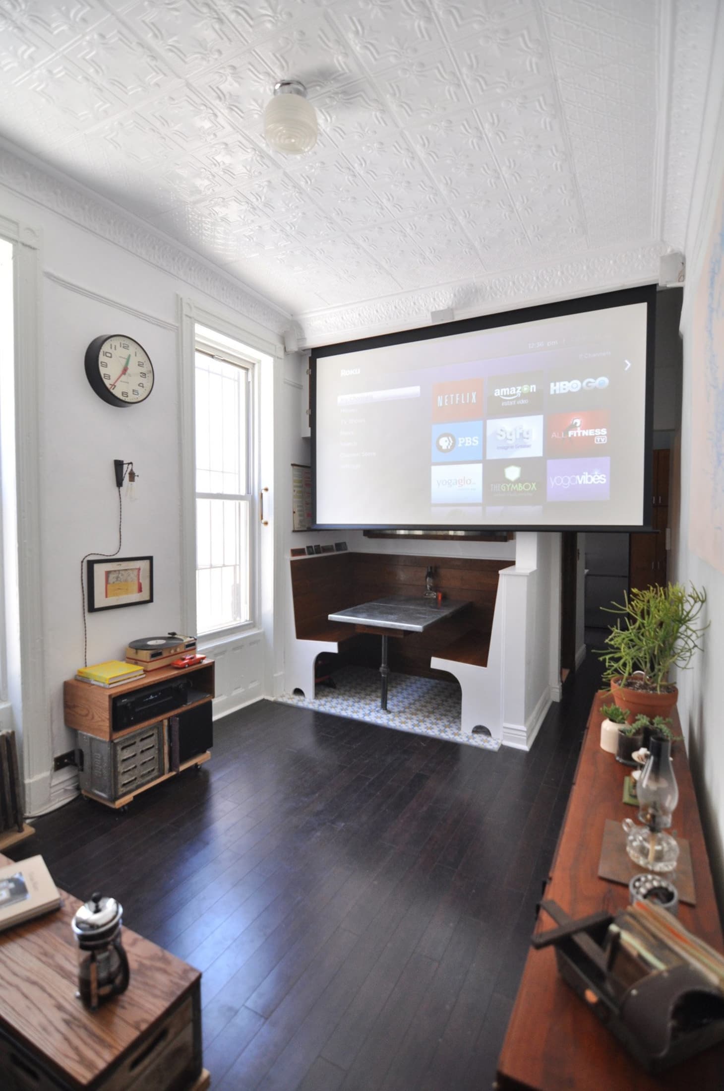 6 Reasons To Choose A Projector Instead Of A Tv Apartment