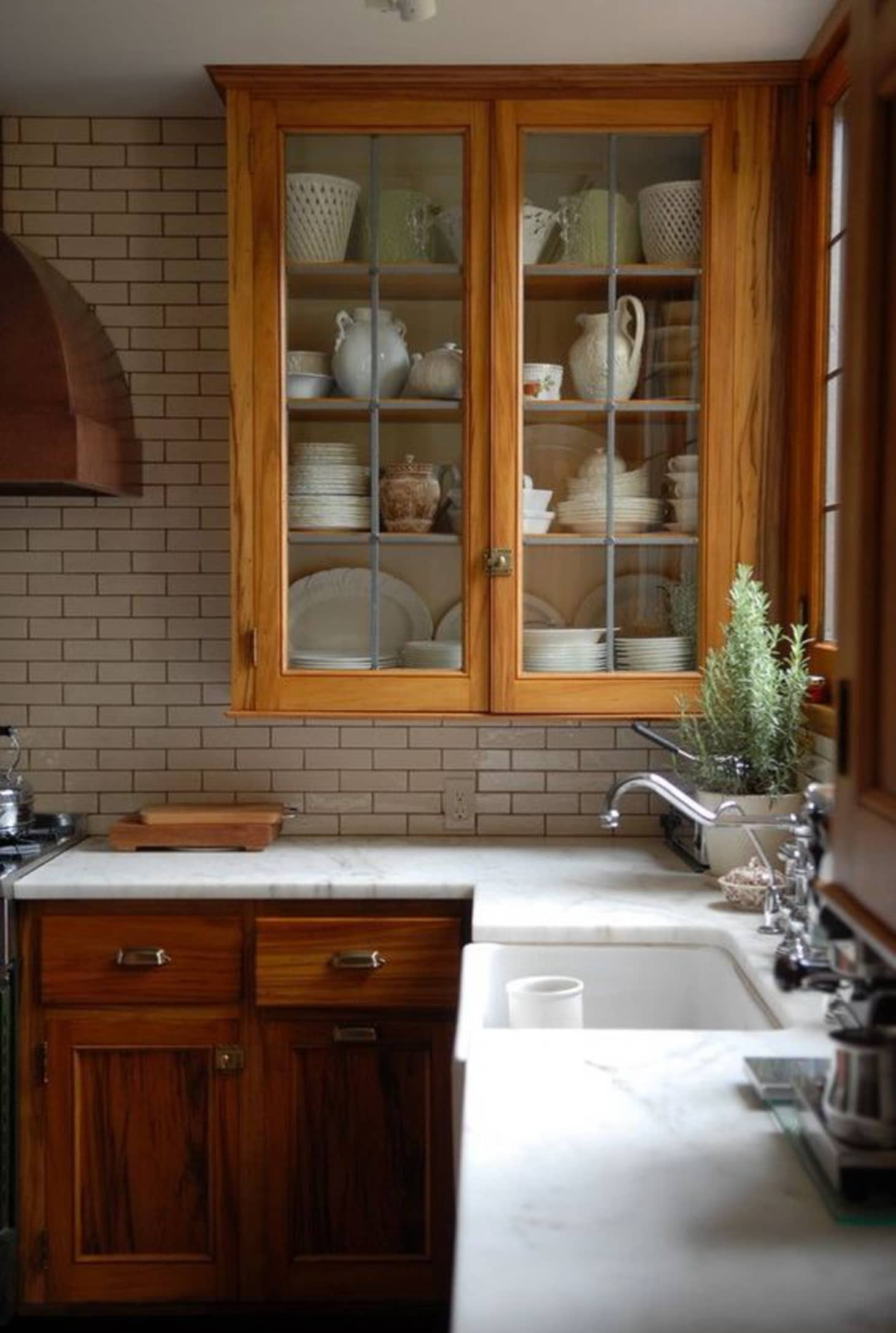 Farmhouse Or Apron Sinks Everything You Need To Know Apartment