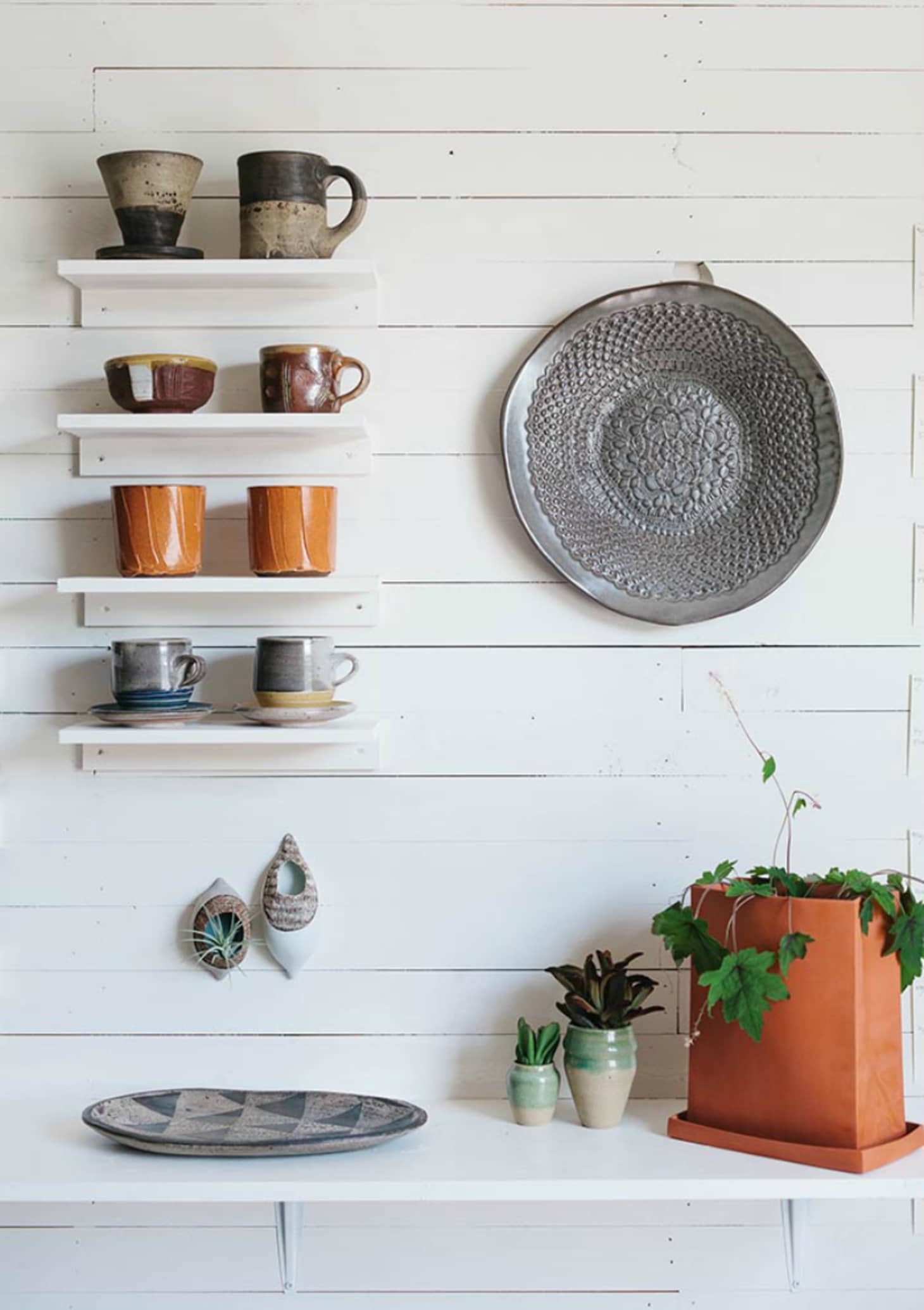 6 Ways To Organize Coffee Mugs And Show Them Off Apartment