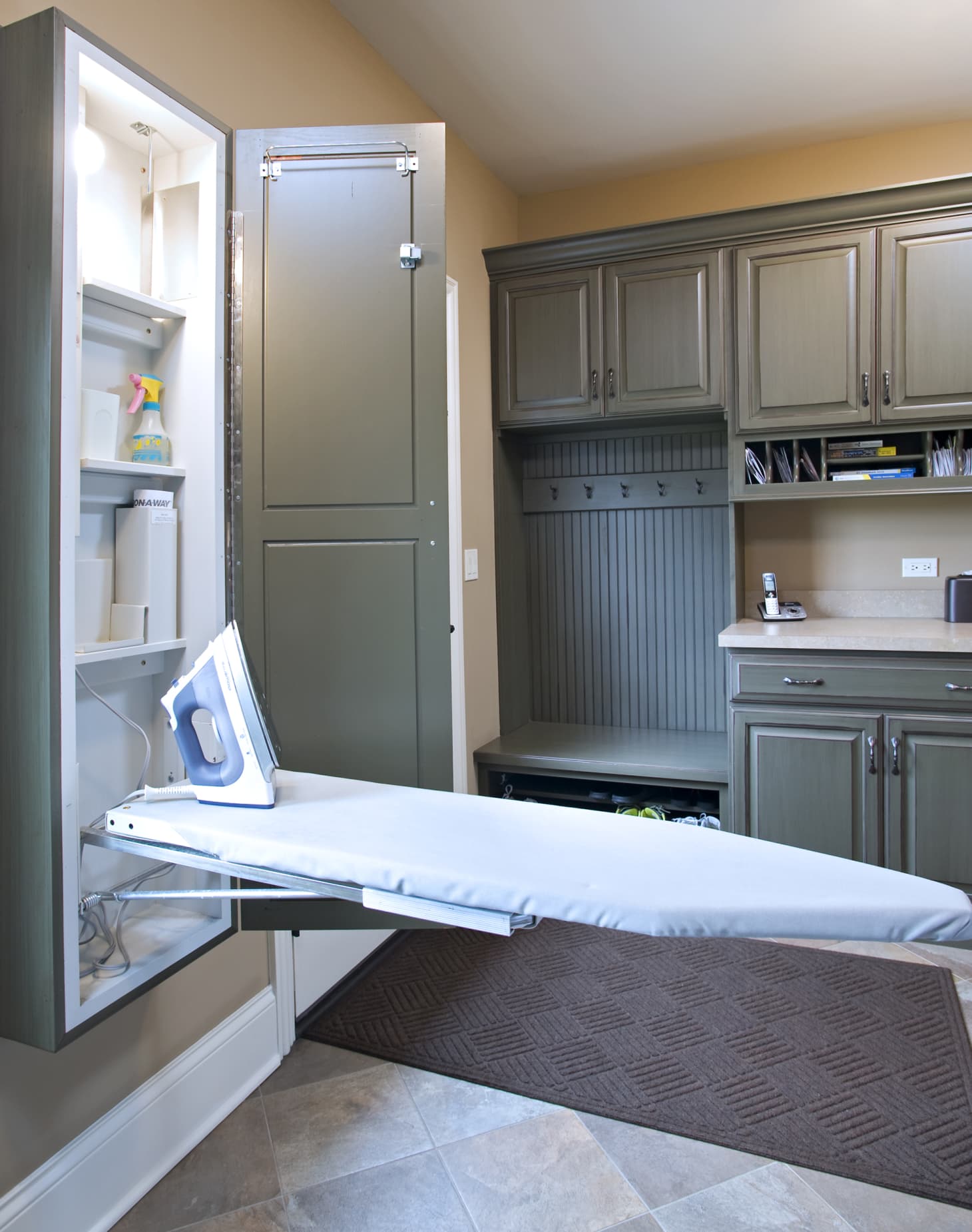 Clever Ideas To Make The Most Of A Small Laundry Room Apartment