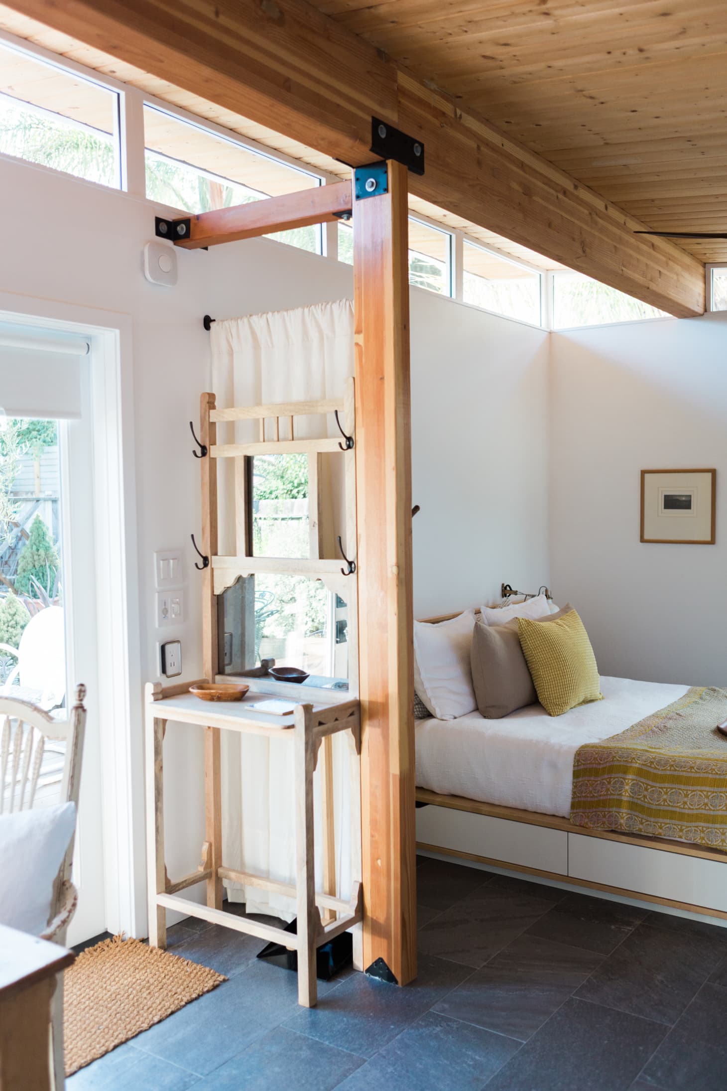 Small Space Studio Decorating Organizing Ideas Apartment Therapy