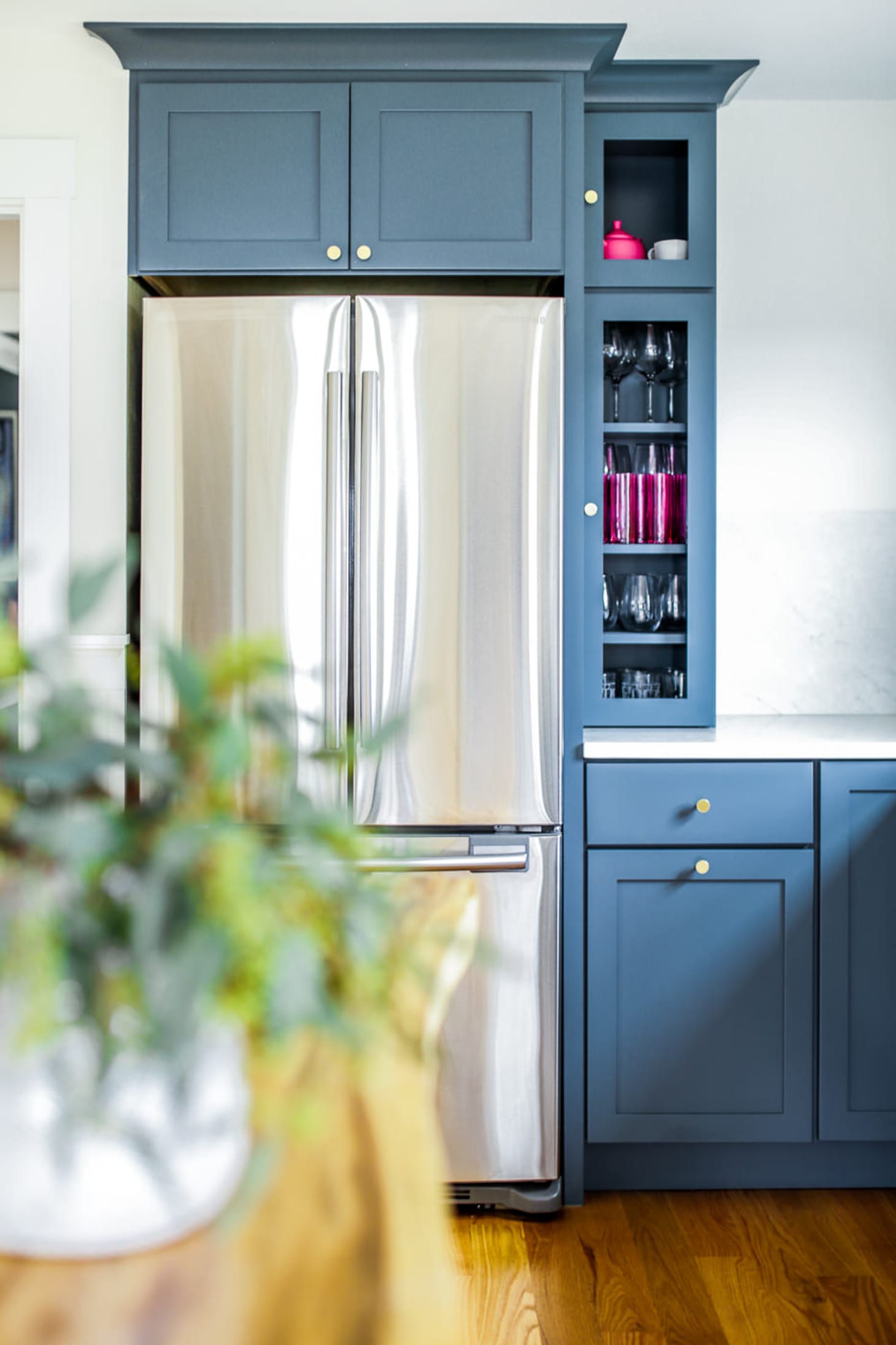 How To Choose Kitchen Cabinet Hardware Apartment Therapy How To Choose Kitchen Cabinet Hardware