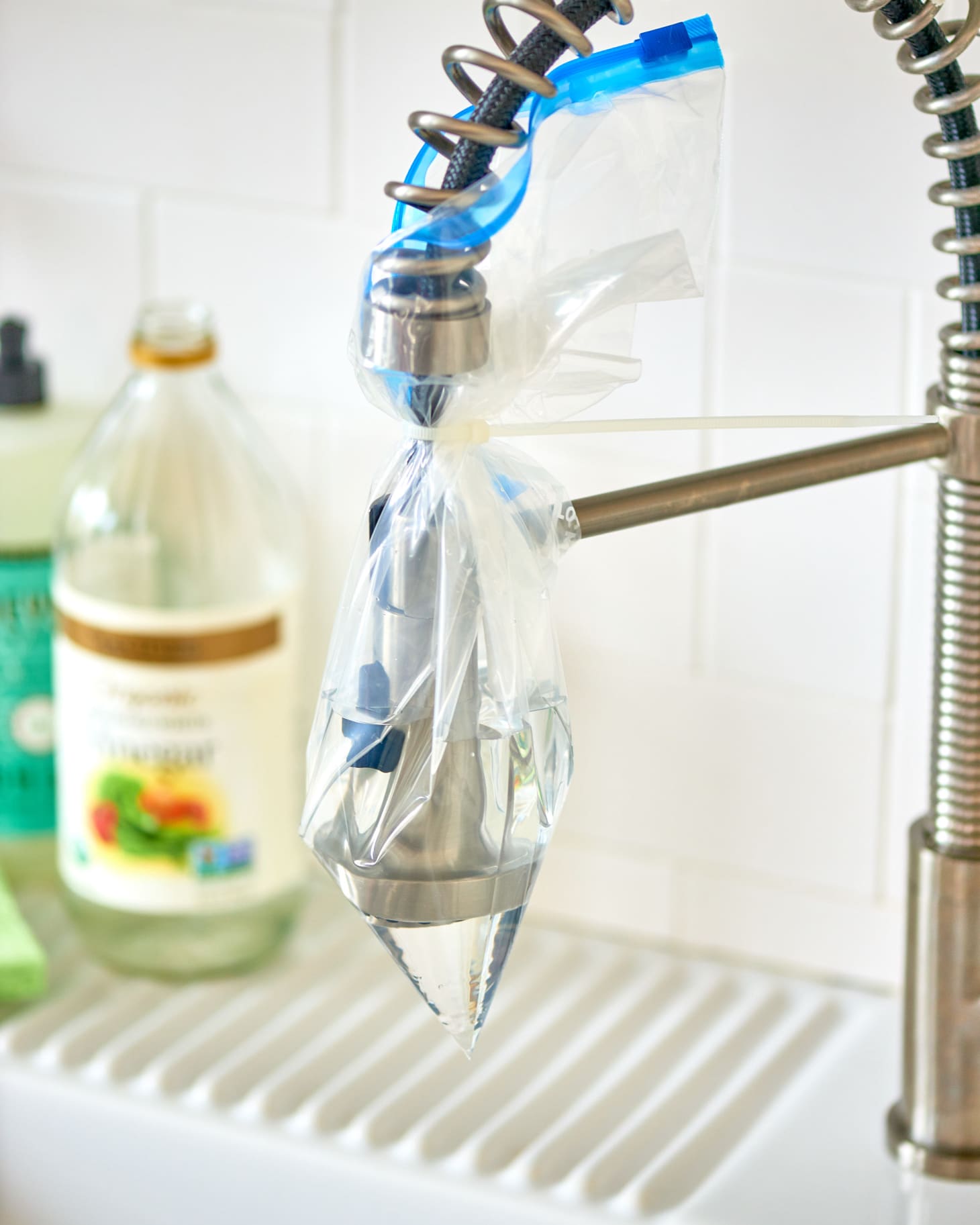 How To Clean A Faucet Spray Head With Vinegar Apartment