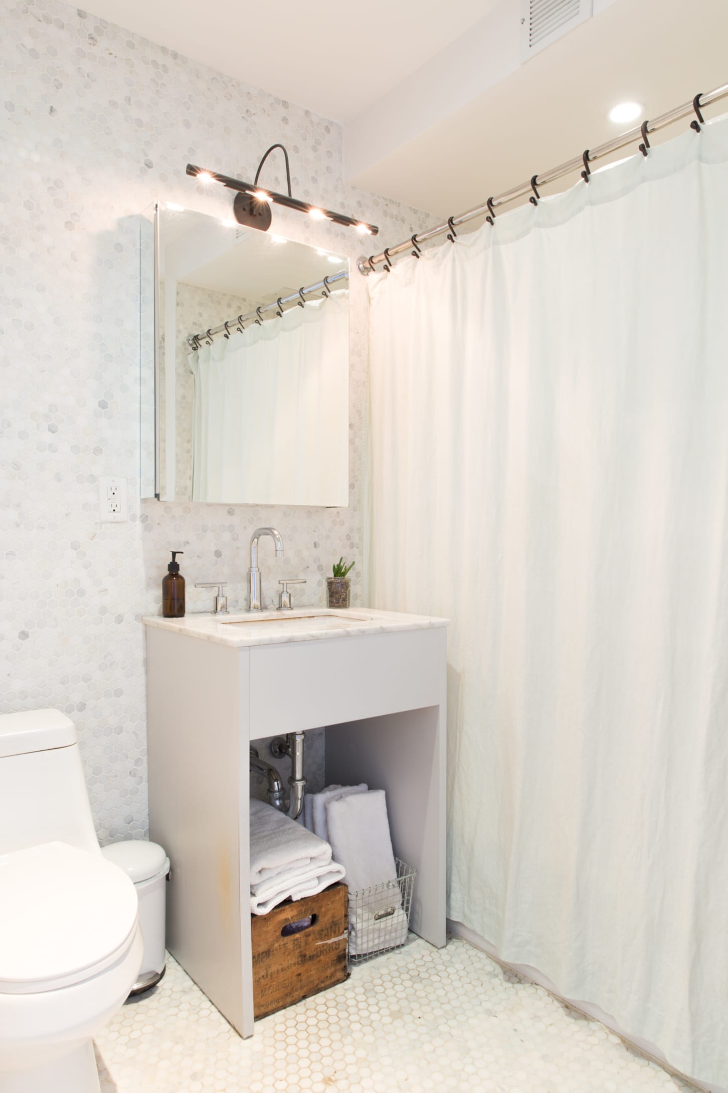 Bathroom Vanity Lighting Ideas And Design Tips Apartment