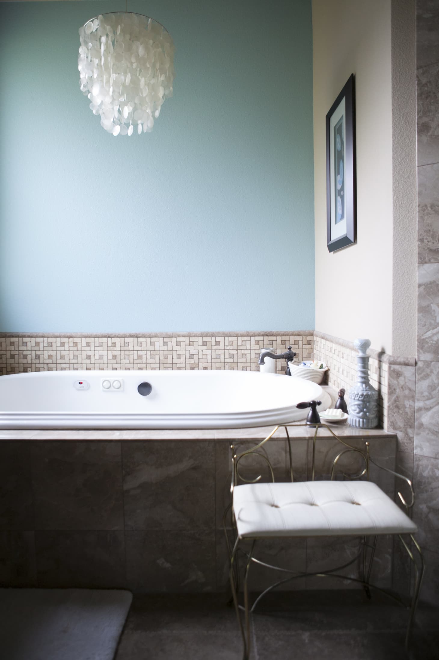 BuiltIn Versus Freestanding Bathtubs Pros and Cons Apartment Therapy