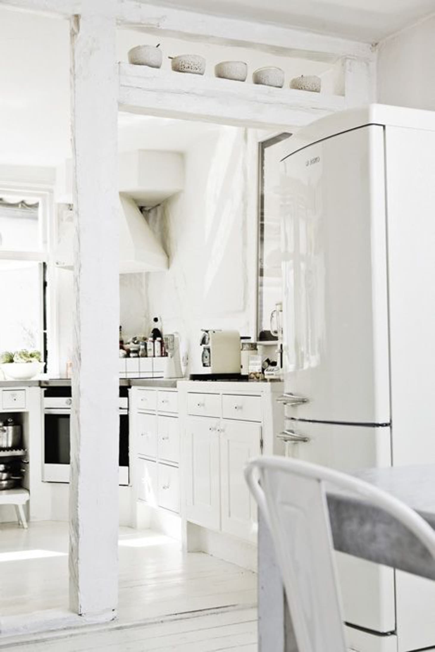 A Dozen Inspiring All White  Kitchens Apartment  Therapy